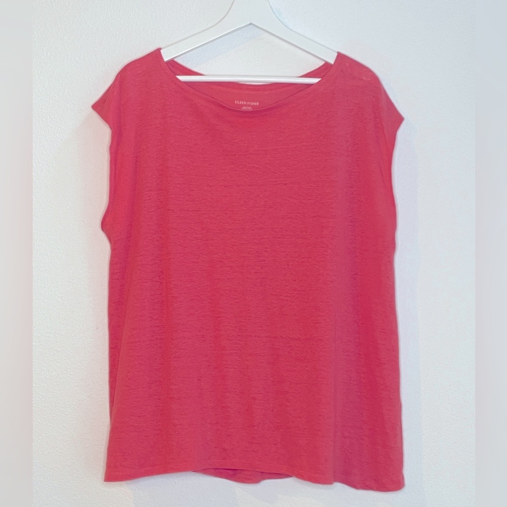 Eileen Fisher short sleeve, 100% linen, lightweight top. Coral, L.